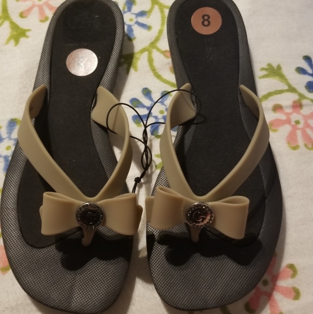 flip flops with a bow